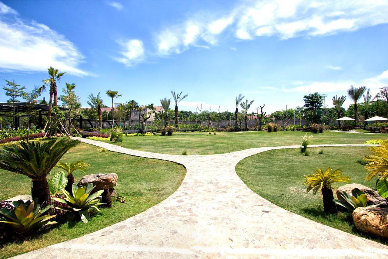 Maxonehotels At Resort Makassar Eksteriør billede