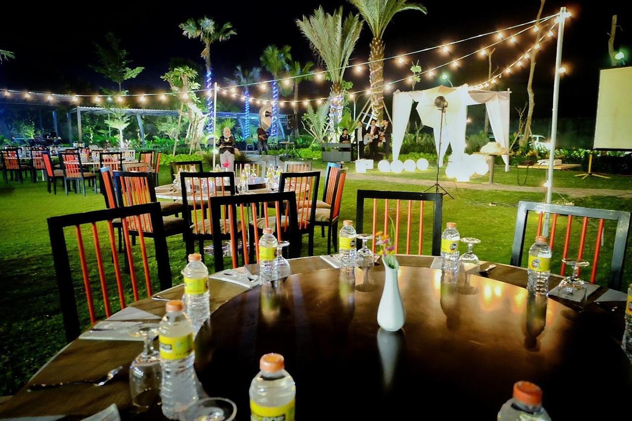 Maxonehotels At Resort Makassar Eksteriør billede