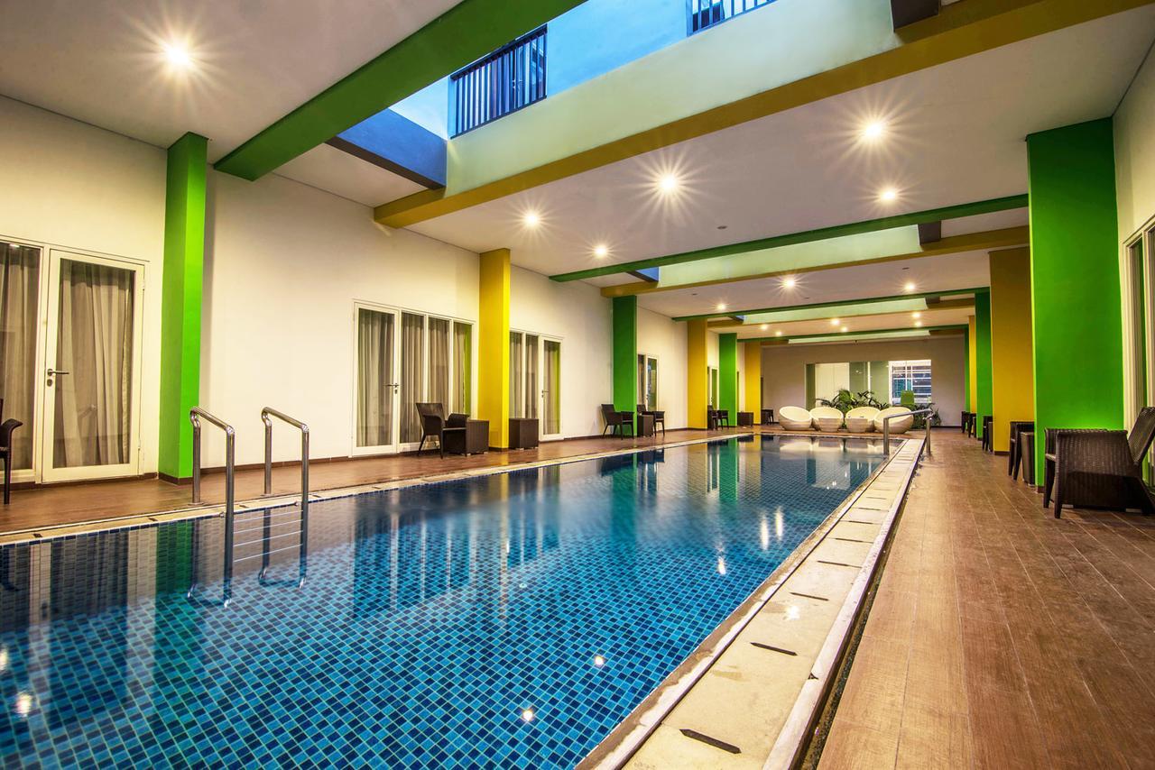 Maxonehotels At Resort Makassar Eksteriør billede