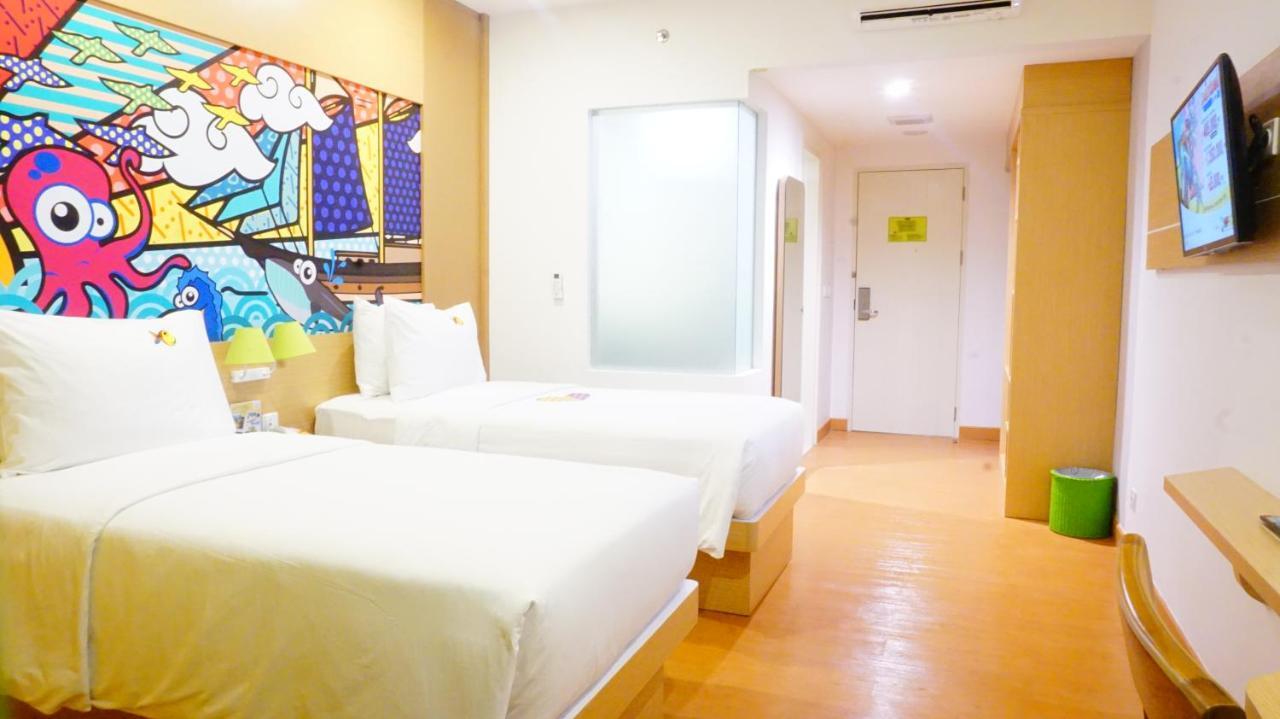 Maxonehotels At Resort Makassar Eksteriør billede
